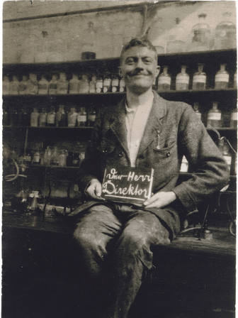 1923__Lutz-Overlack,-kurz-nach-Gruendung-der-Firma (1).png