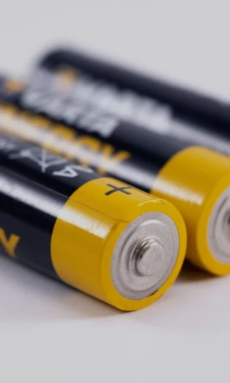 3_Batteries_Energy&Electronics.jpg